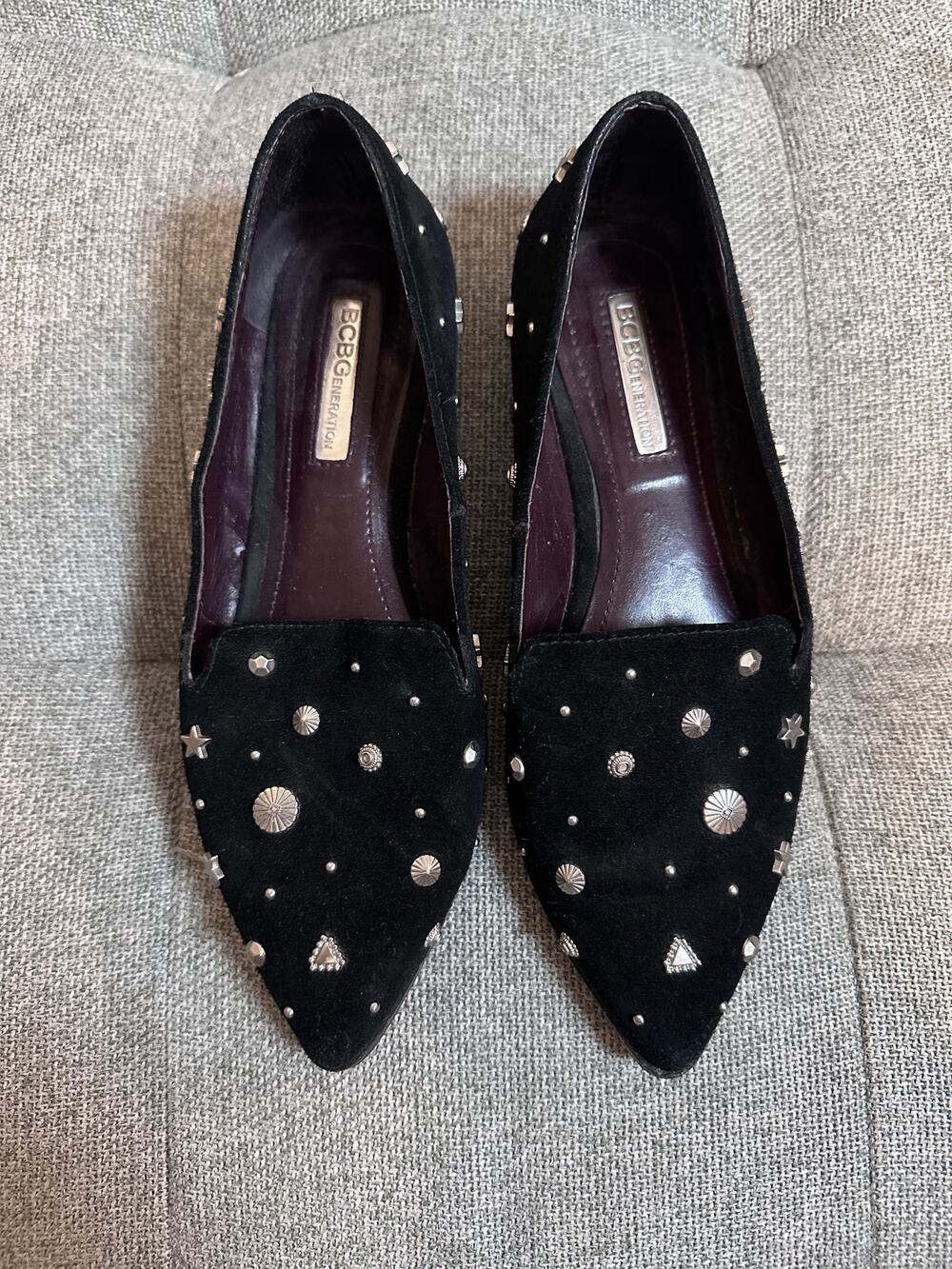BCBG size 5.5 Nikkola black suede pointed-toe loafers silver stars whimsy gothic